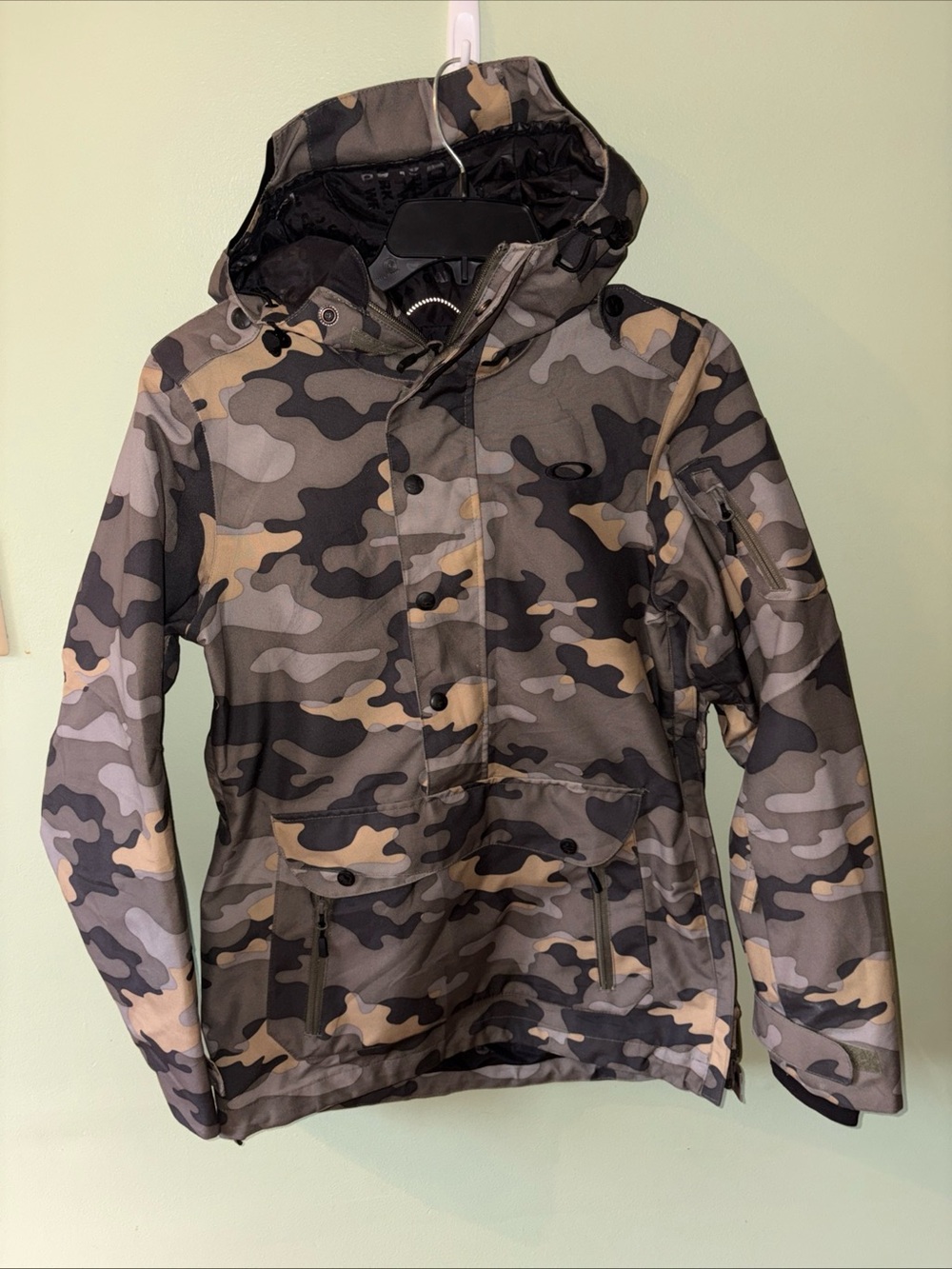 Oakley Alfa Biozone pullover jacket sz XSmall Camouflage Woman's Ski Snow Board